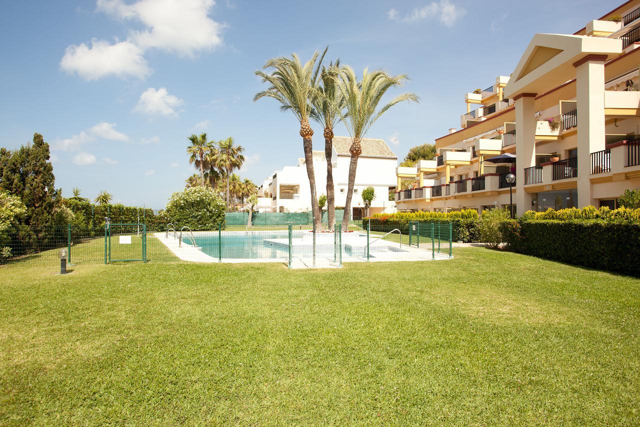 Varios Apartamentos Romana Playa Elviria Marbella Exterior photo